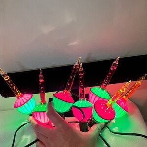 See video. Noma bubble lights. Vintage. Bubble continuously once warm